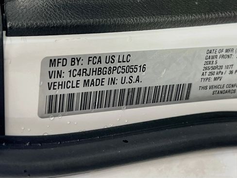 Used 2023 Jeep Grand Cherokee Limited AWD/4WD image 32