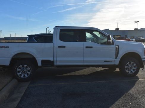 Used 2023 Ford F250 XLT image 3