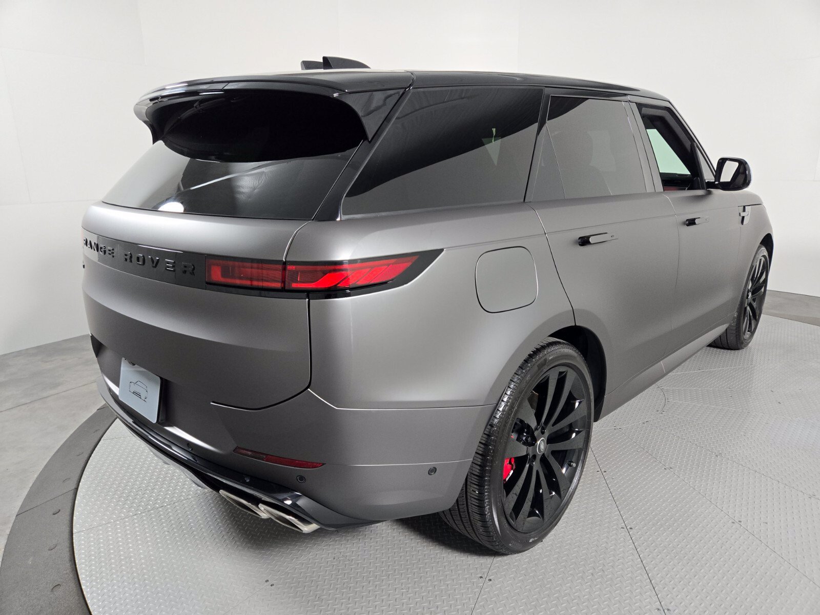 Used 2025 Land Rover Range Rover Sport Dynamic SE AWD/4WD image 2