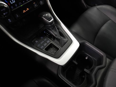 Used 2023 Toyota RAV4 XLE Premium image 25