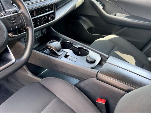 Used 2024 Nissan Rogue S AWD/4WD image 16