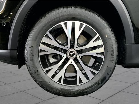 New 2025 Mercedes-Benz GLB 250 4MATIC image 16