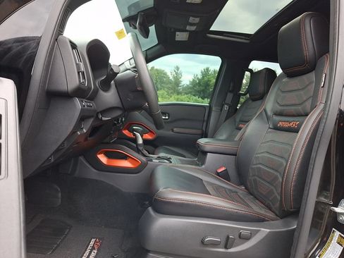 Certified 2025 Nissan Frontier PRO-4X w/ Pro Premium Package AWD/4WD image 13