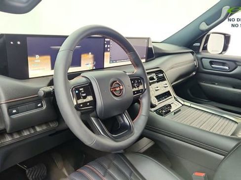 Used 2026 Nissan Armada PRO-4X w/ Captain's Chari Seat Package AWD/4WD image 18