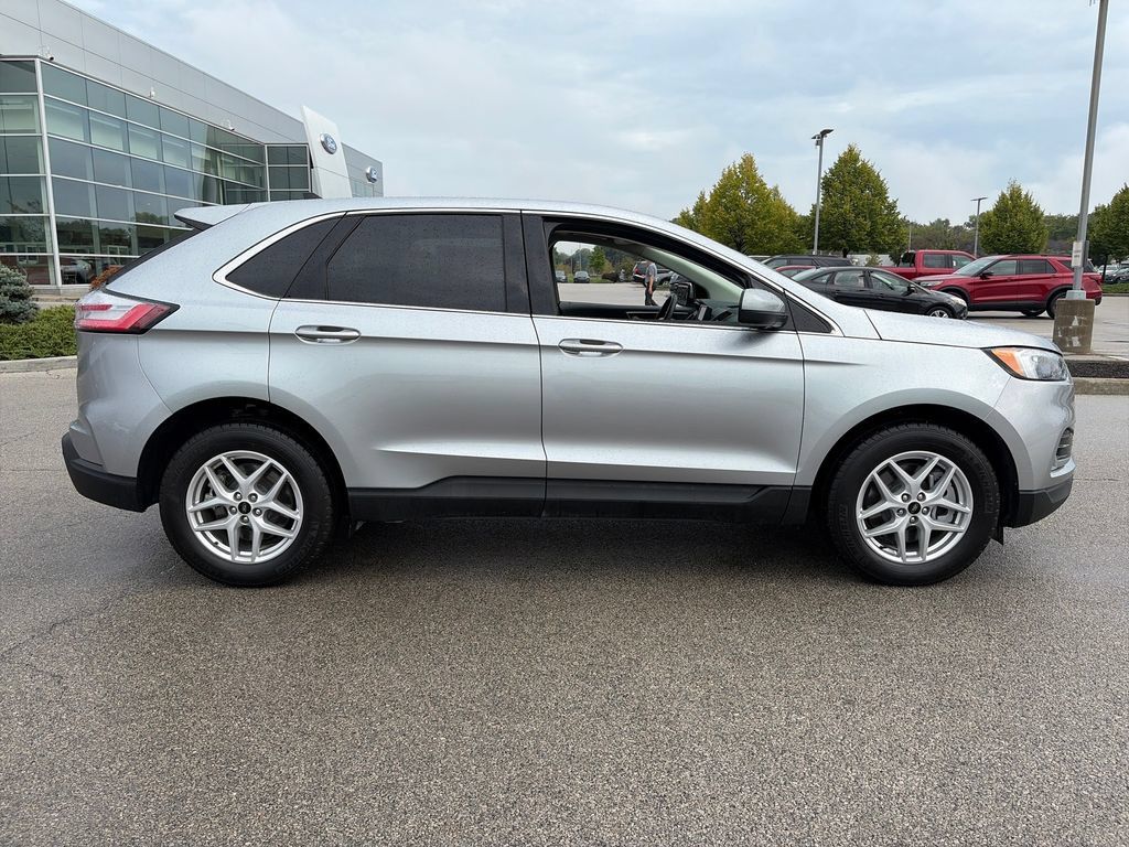 Used 2024 Ford Edge SEL w/ Convenience Package AWD/4WD image 8