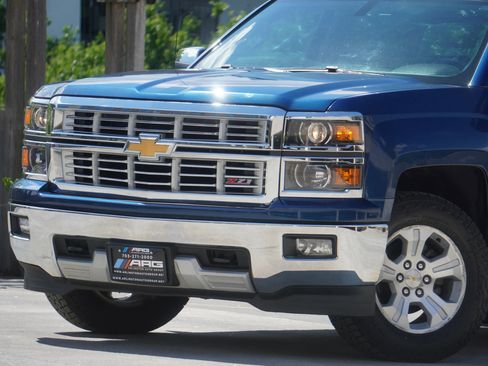 Used 2015 Chevrolet Silverado 1500 LTZ Z71 AWD/4WD image 2
