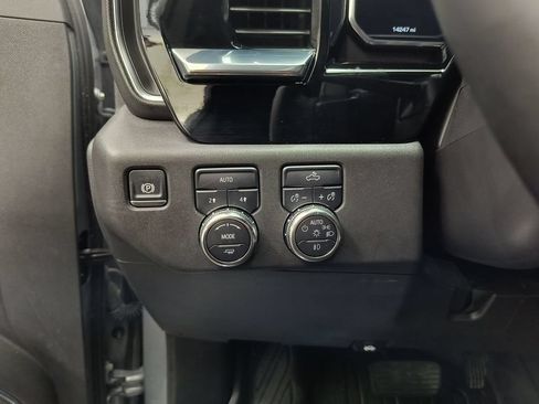 Used 2025 GMC Sierra 1500 Elevation w/ Preferred Package AWD/4WD image 15