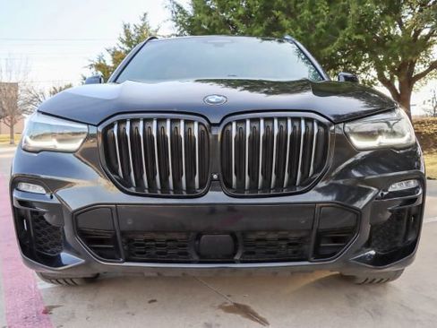 Used 2019 BMW X5 xDrive50i w/ M Sport Package image 2