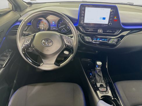 Used 2020 Toyota C-HR XLE image 25