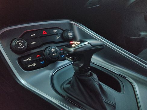 Used 2019 Dodge Challenger SXT RWD image 26