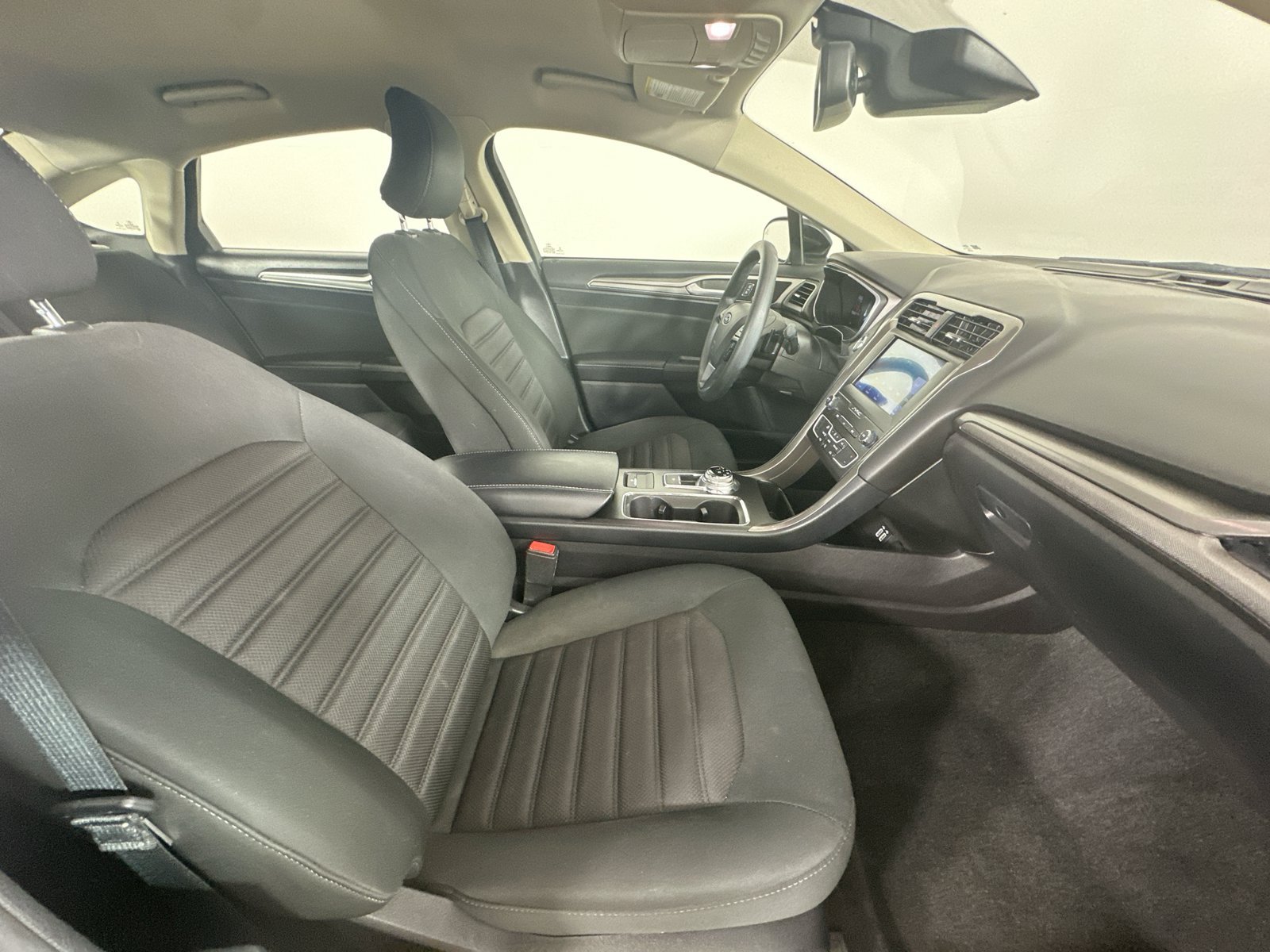 Used 2019 Ford Fusion SE FWD image 44