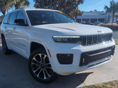 Used 2023 Jeep Grand Cherokee L Overland image 2