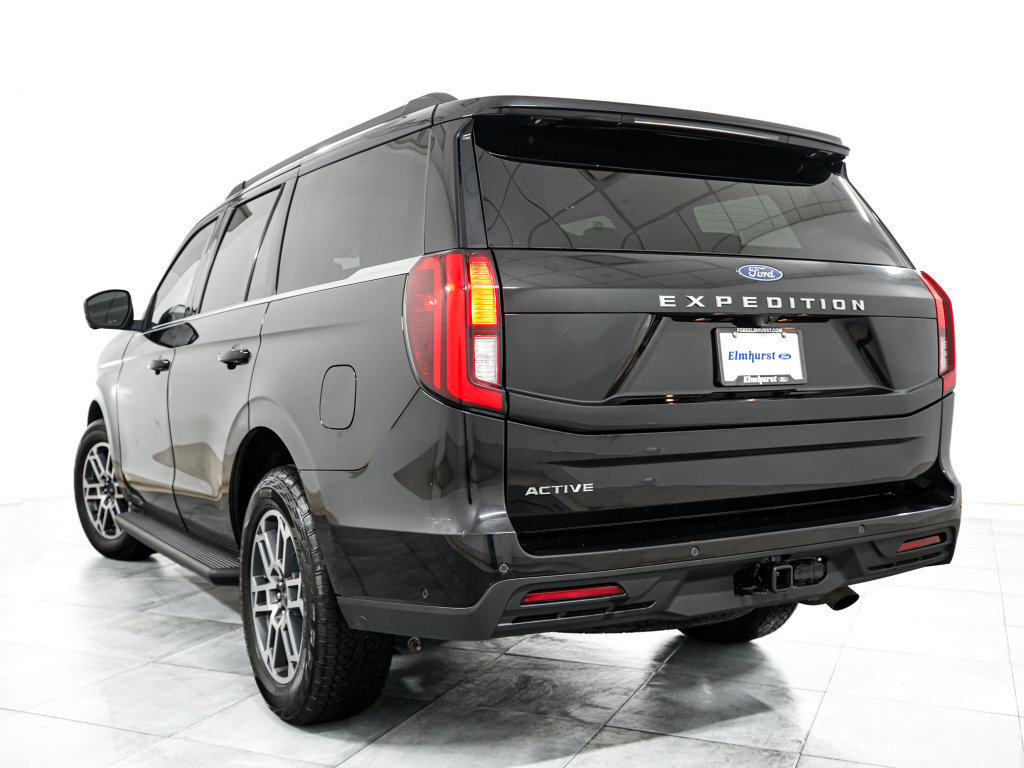 Used 2025 Ford Expedition Active AWD/4WD image 5