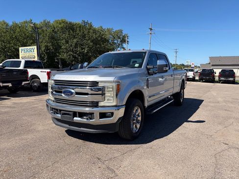 Used 2017 Ford F350 Lariat w/ Lariat Ultimate Package AWD/4WD image 4