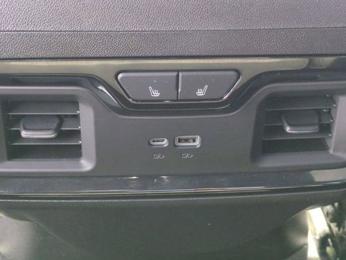 Used 2025 GMC Sierra 1500 AT4 w/ AT4 Premium Package image 31