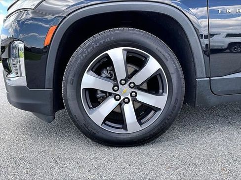 Used 2023 Chevrolet Traverse LT w/ LT Premium Package AWD/4WD image 7