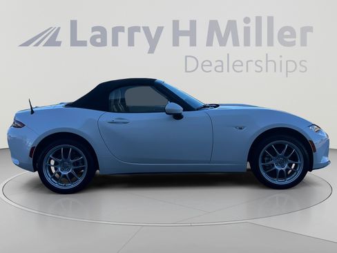 Used 2024 MAZDA MX-5 Miata Grand Touring RWD image 7