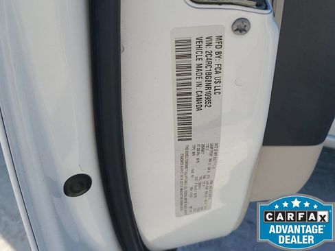 Used 2022 Chrysler Pacifica Touring-L image 48