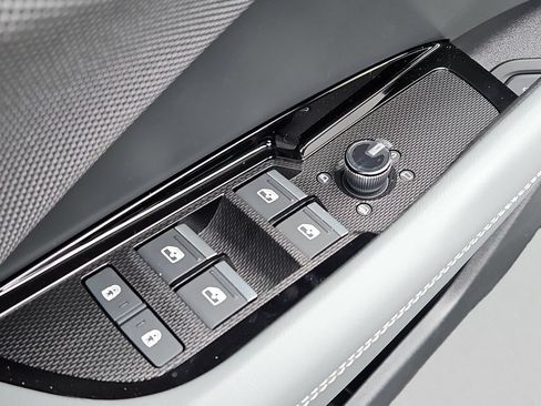 New 2026 Audi Q3 quattro 2.0T AWD/4WD image 19