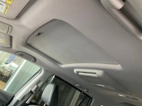 Used 2016 Honda Pilot Touring image 7