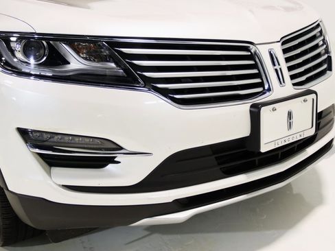 Used 2017 Lincoln MKC Select w/ Lincoln MKC Climate Package image 24