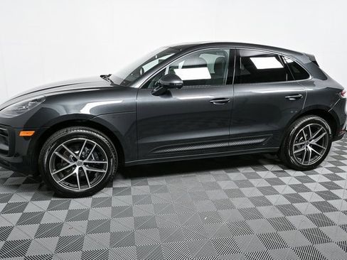 Certified 2025 Porsche Macan AWD image 2