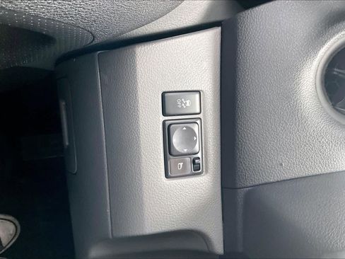 Used 2014 Nissan NV200 SV w/ Exterior Appearance Package FWD image 32
