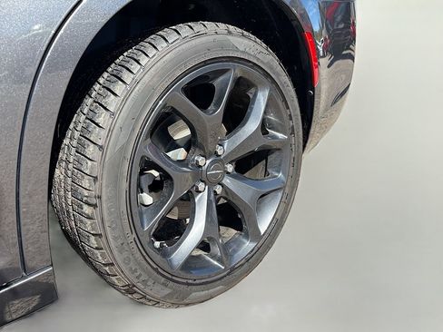 Used 2023 Chrysler 300 Touring w/ Sport Appearance Package RWD image 28