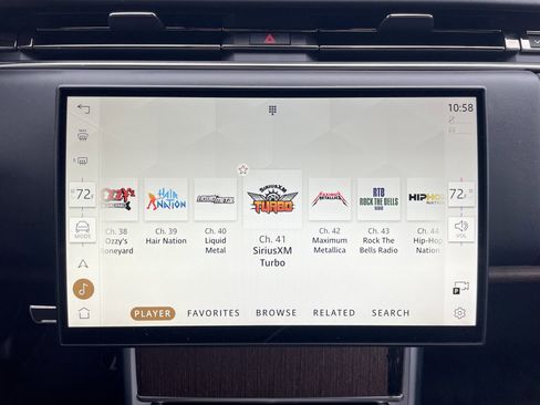 Certified 2025 Land Rover Range Rover SE image 29