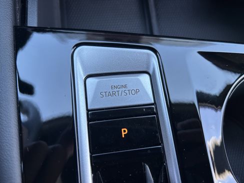 Used 2024 Volkswagen Atlas Cross Sport SE w/ Black Wheel Package image 16