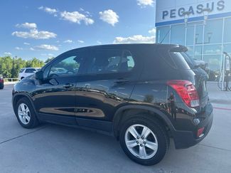 Used 2021 Chevrolet Trax LS FWD video 2