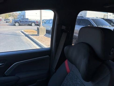 Used 2023 Chevrolet Colorado Z71 w/ Z71 Convenience Package 2 image 28