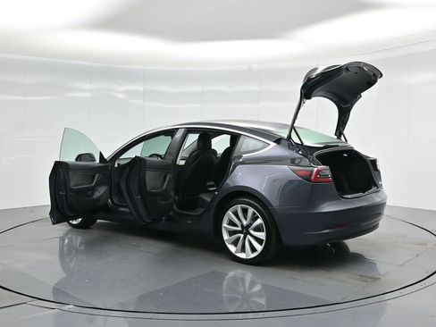 Used 2019 Tesla Model 3 Standard Range Plus image 31