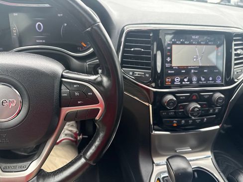 Used 2020 Jeep Grand Cherokee Limited AWD/4WD image 30