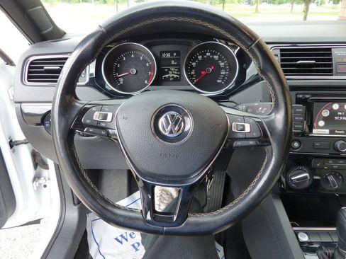 Used 2015 Volkswagen Jetta Sport FWD image 24