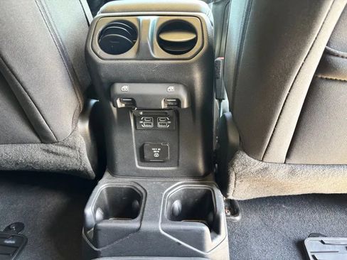 Used 2021 Jeep Wrangler Unlimited Sahara w/ Uconnect 4C Nav & Sound Group AWD/4WD image 27