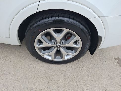 Used 2019 Kia Sorento SX FWD image 11