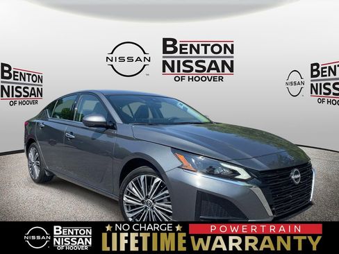 Used 2025 Nissan Altima 2.5 SL AWD/4WD image 1