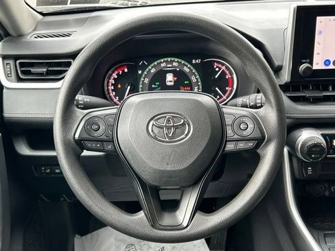 Used 2025 Toyota RAV4 XLE AWD/4WD image 56