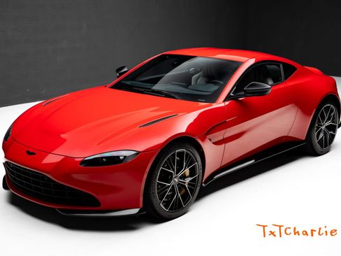 Used 2023 Aston Martin V8 Vantage Coupe RWD image 1