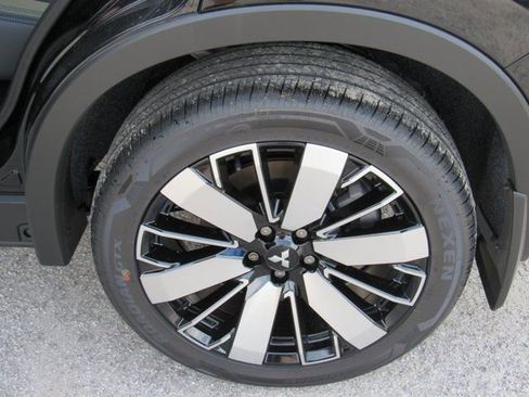 New 2025 Mitsubishi Outlander SE FWD image 8