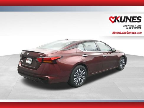 Used 2023 Nissan Altima 2.5 SV image 9