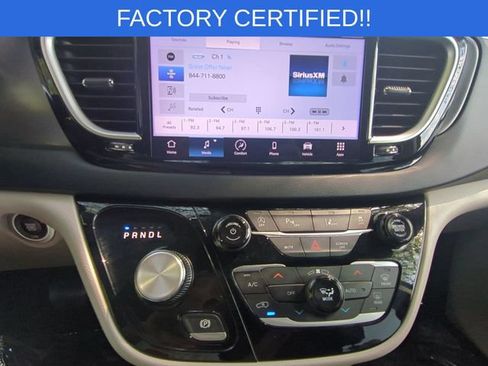 Certified 2023 Chrysler Pacifica Touring-L FWD image 23