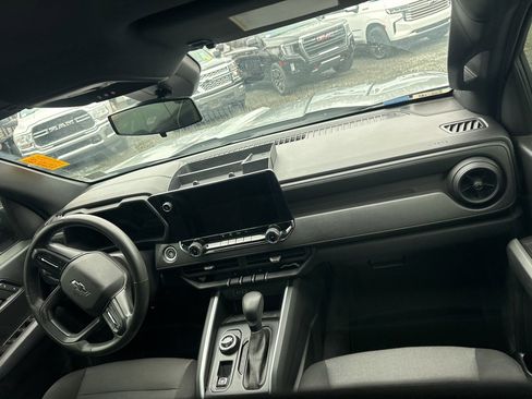 Used 2023 Chevrolet Colorado Trail Boss w/ Technology Package image 11