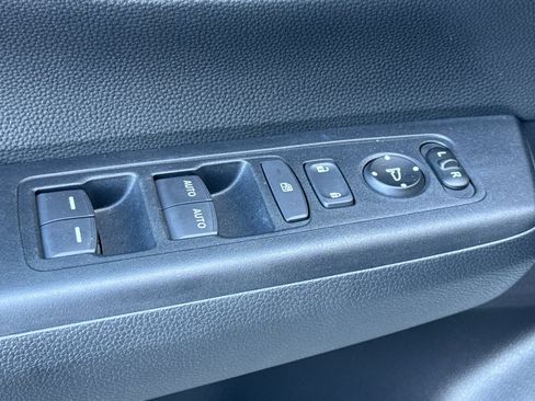 Used 2025 Honda CR-V EX image 14