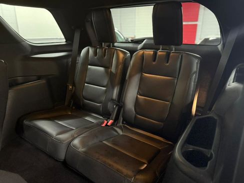 Used 2018 Ford Explorer XLT w/ Equipment Group 202A image 36