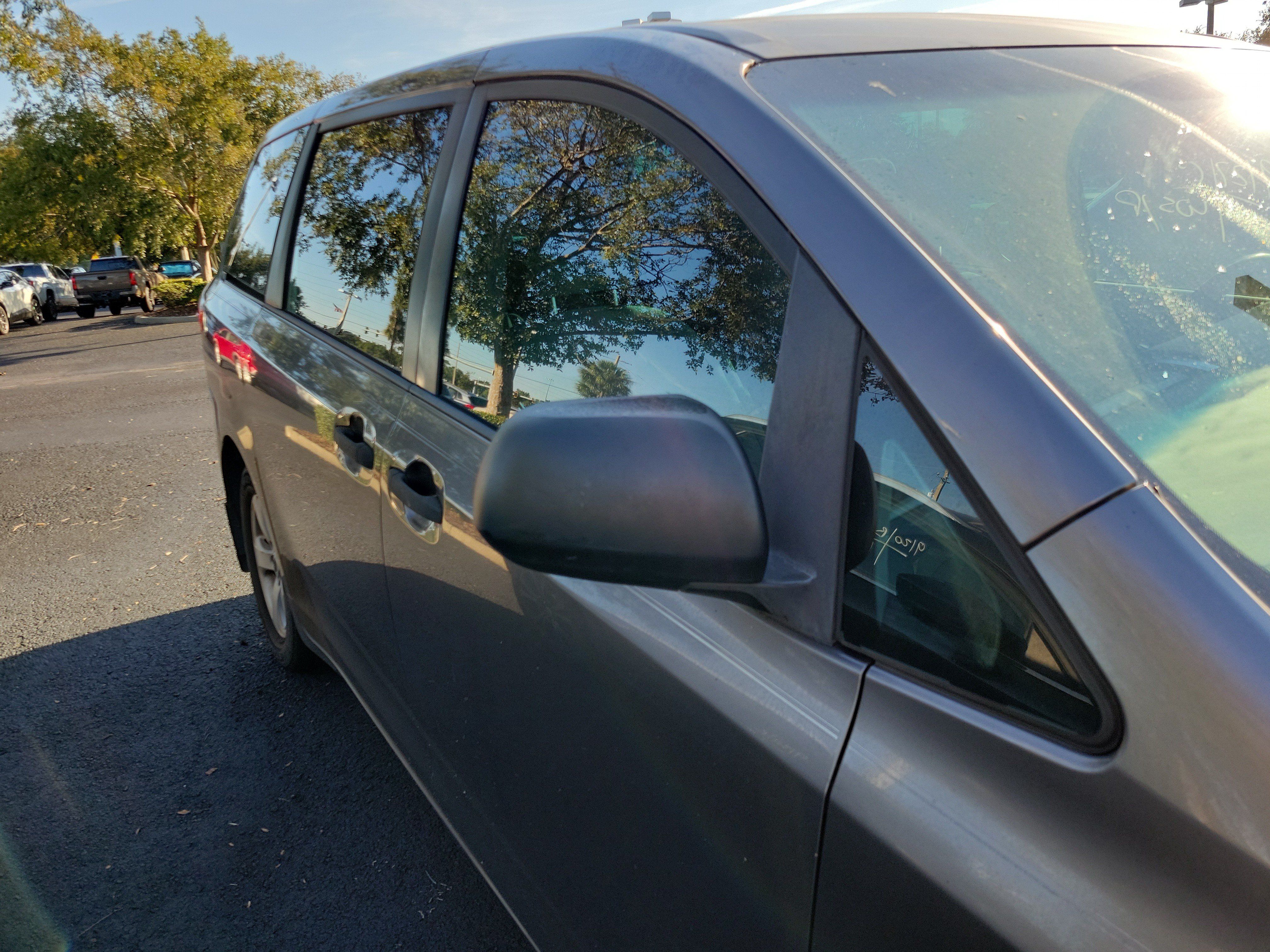 Used 2015 Toyota Sienna L FWD image 10