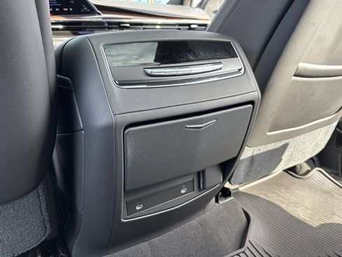 Used 2021 Cadillac Escalade Premium Luxury w/ LPO, Illumination Package image 29