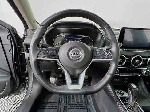 Used 2023 Nissan Sentra SR w/ SR Premium Package FWD image 9