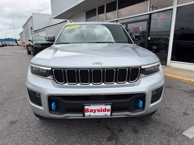 Used 2023 Jeep Grand Cherokee Overland AWD/4WD image 36